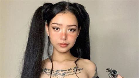  Age: 27. Height: 157 cm. Weight: N/A. Website: N/A. Bella Poarch is a Filipino TikTok celebrity known for her TikTok videos. She was born in the Philippines on February 8, 2001. Her family moved to the United States when she was 13. She served in the United States Navy from 2017 to 2020, having been stationed in Japan in 2017. 